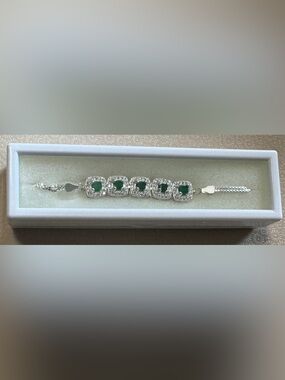 Sterling Silver 925 Bracelet with Natural Emerald Green Stones